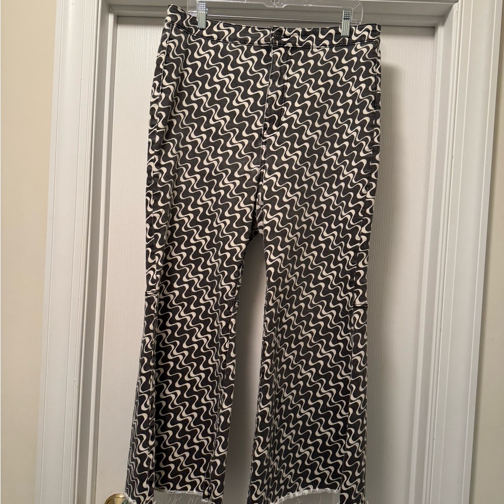 We The Free Black and White Wave Pattern Chinos SIZE 34